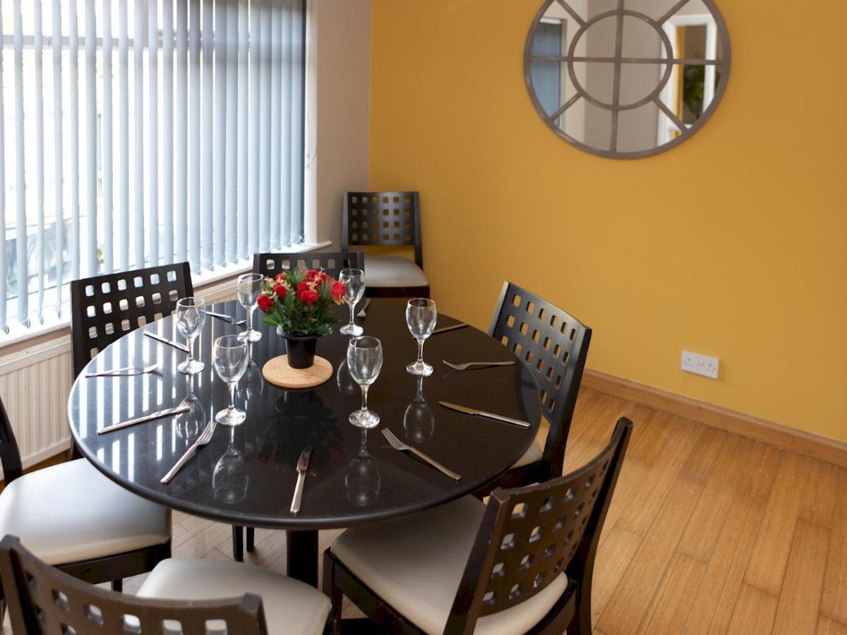 Pass The Keys Amazing 4 Bedroom Property- Hot Tub & Sea Views Scarborough Exterior photo