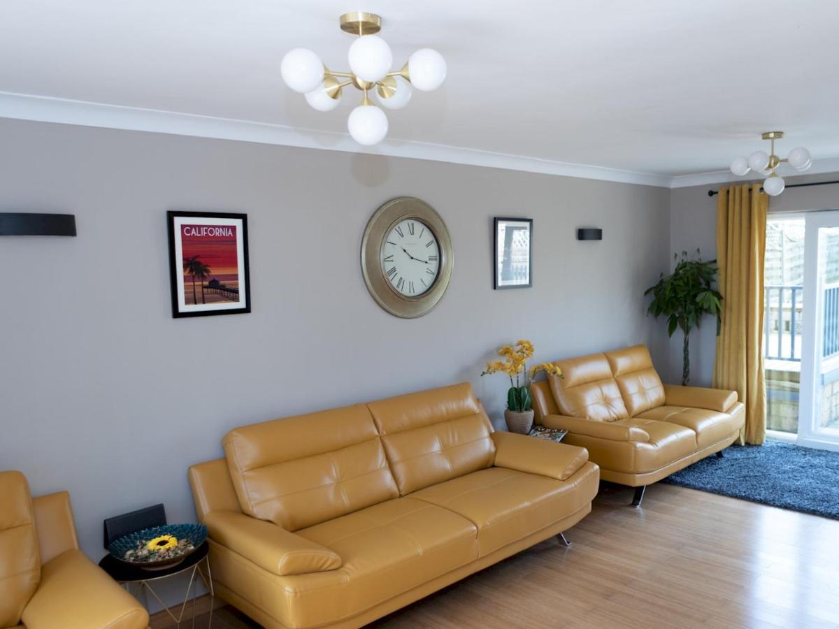 Pass The Keys Amazing 4 Bedroom Property- Hot Tub & Sea Views Scarborough Exterior photo