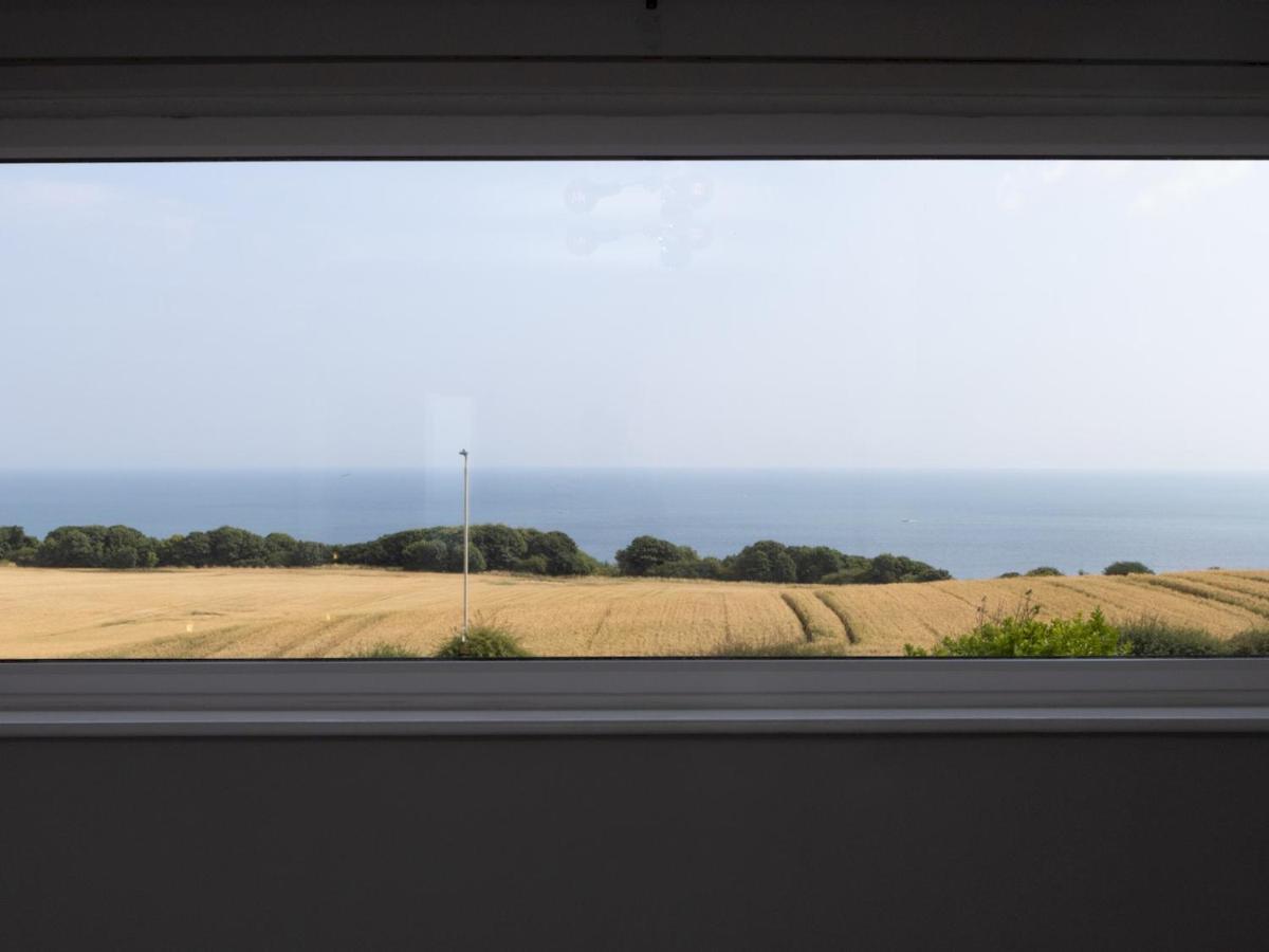 Pass The Keys Amazing 4 Bedroom Property- Hot Tub & Sea Views Scarborough Exterior photo